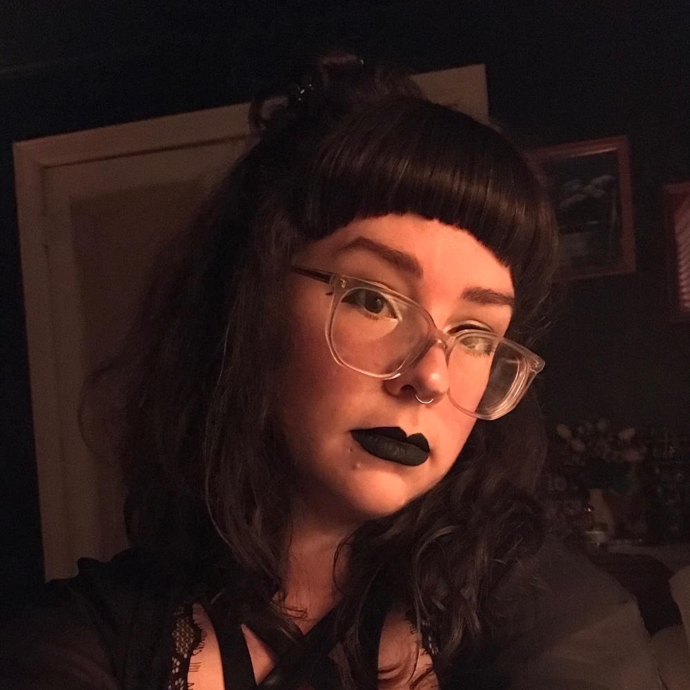 Meet your Posher, Alicia